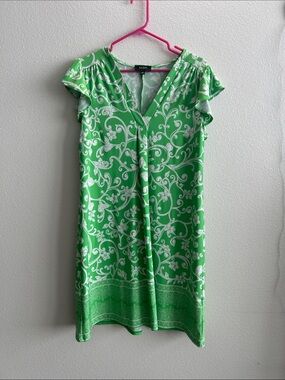 MSK Green & White Scroll-Print V-Neck Shift Dress